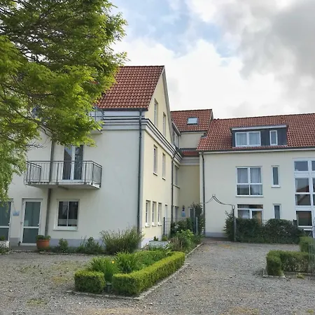 Hafenresidenz - 13 Dahlien Wiek auf Rügen